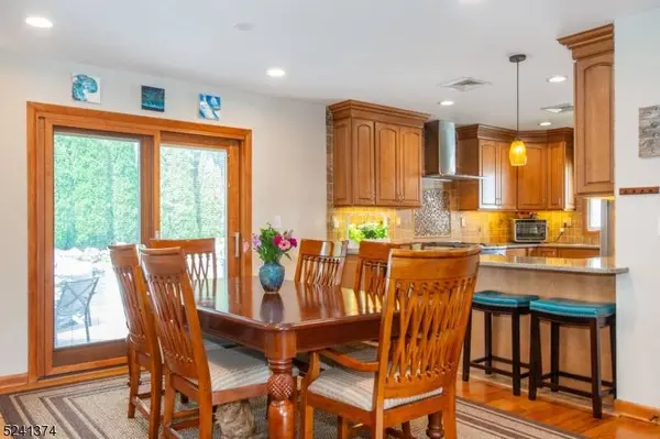 212 Starmond Ave, Clifton City, NJ 07013