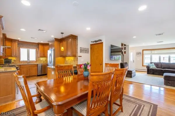 212 Starmond Ave, Clifton City, NJ 07013