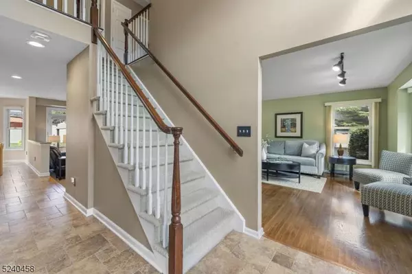 1 Sturwood Dr, Hillsborough Twp., NJ 08844