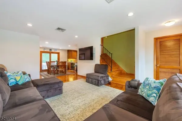 212 Starmond Ave, Clifton City, NJ 07013