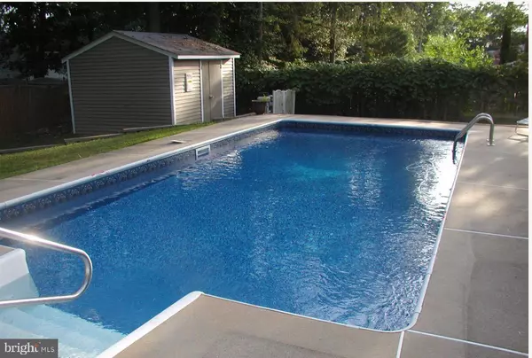 2945 BARRY DR, Vineland, NJ 08361