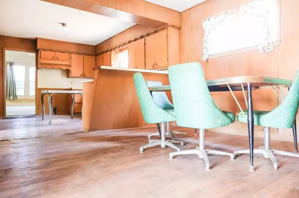 704 Kessler AVE, Schulenburg, TX 78956