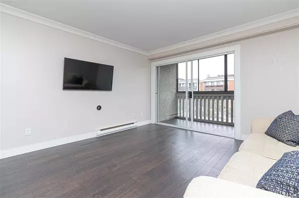 1525 Hillside Ave #305, Victoria, BC V8T 2C1