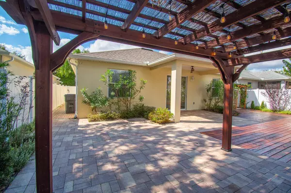 9954 SHADOW CREEK DR, Orlando, FL 32832