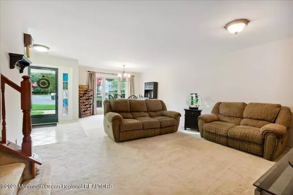 206 Ashwood Court, Howell, NJ 07731