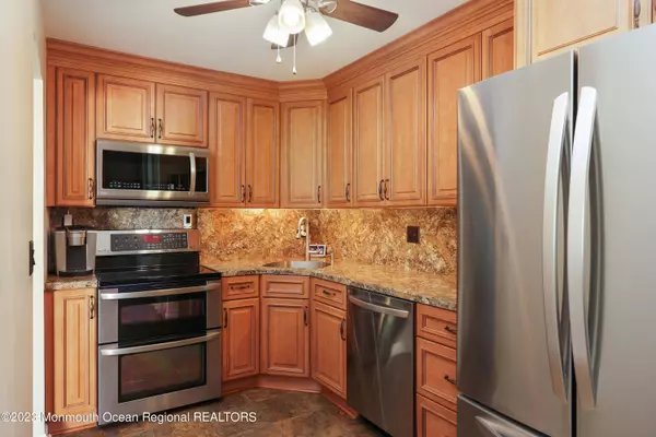 25 Ellen Heath Drive #25, Matawan, NJ 07747