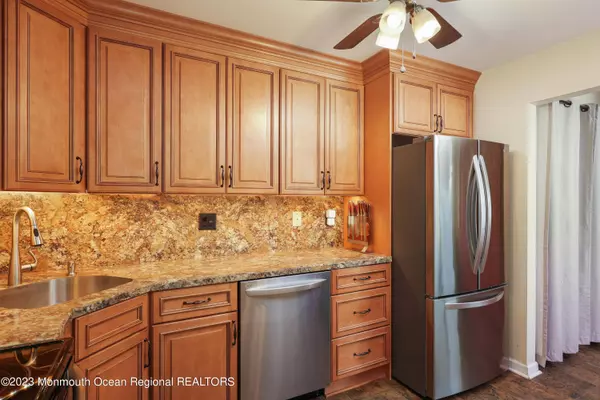 25 Ellen Heath Drive #25, Matawan, NJ 07747