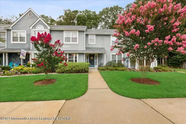 206 Ashwood Court, Howell, NJ 07731