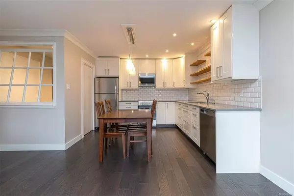 1525 Hillside Ave #305, Victoria, BC V8T 2C1