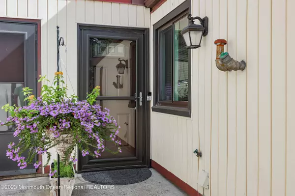 25 Ellen Heath Drive #25, Matawan, NJ 07747