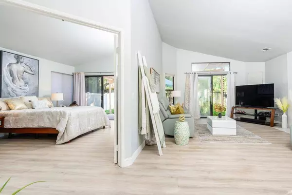 861 Huckleberry LN, Escondido, CA 92025