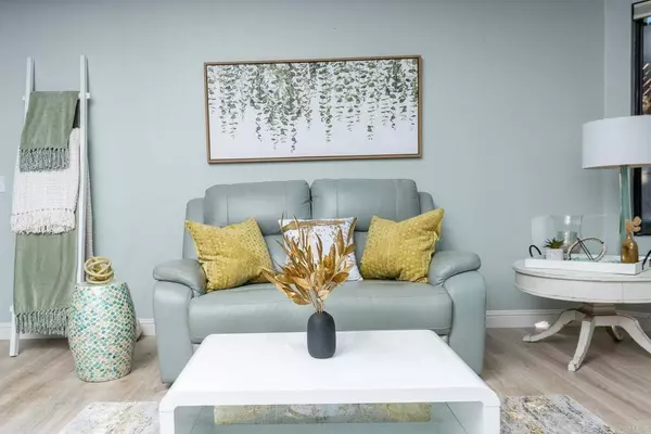 861 Huckleberry LN, Escondido, CA 92025