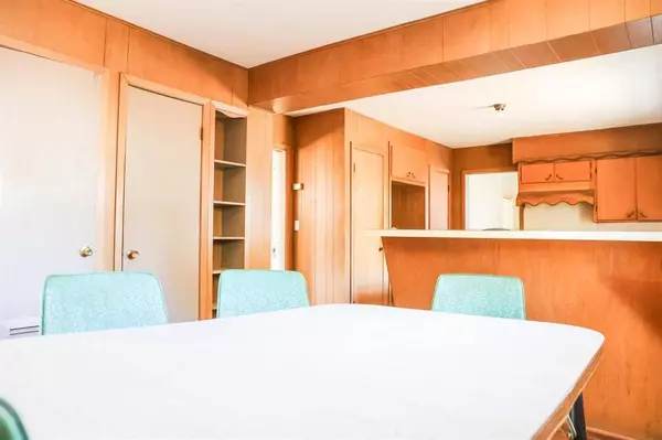 704 Kessler AVE, Schulenburg, TX 78956