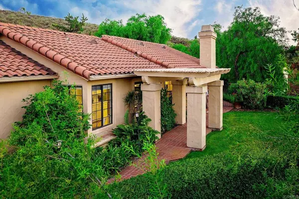 861 Huckleberry LN, Escondido, CA 92025