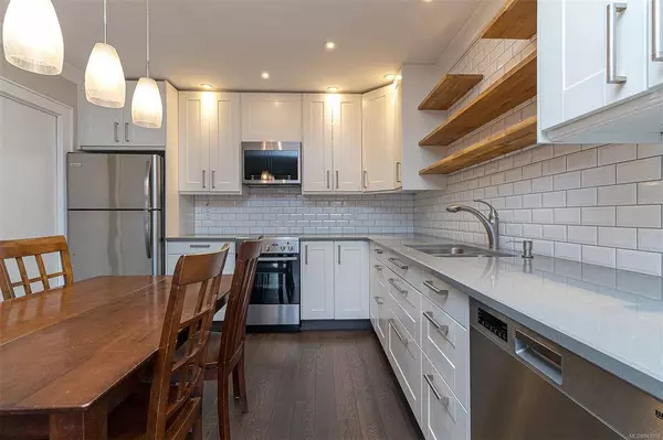 1525 Hillside Ave #305, Victoria, BC V8T 2C1