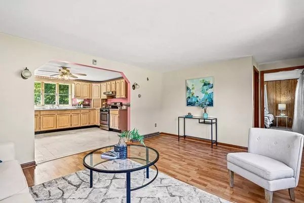 89 Loon Hill Rd, Dracut, MA 01826