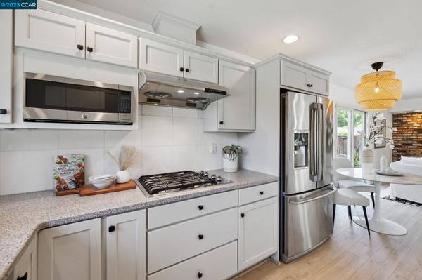 537 Heather Grove Ct, Walnut Creek, CA 94598