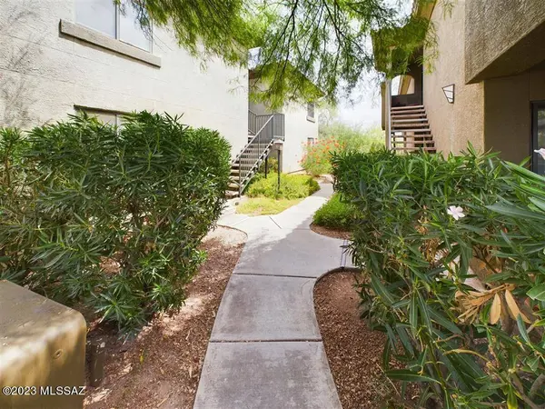 5751 N Kolb Road #14302, Tucson, AZ 85750