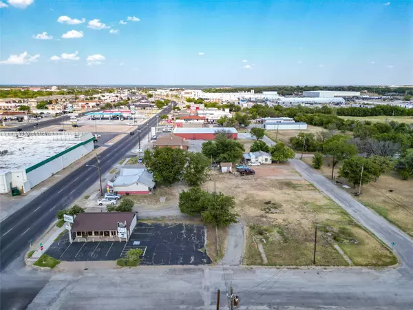 1608 1st Street, Mineral Wells, TX 76067