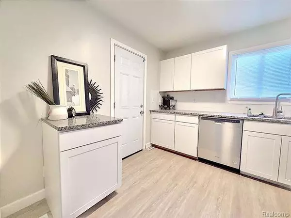 11520 MAXWELL Avenue, Warren, MI 48089