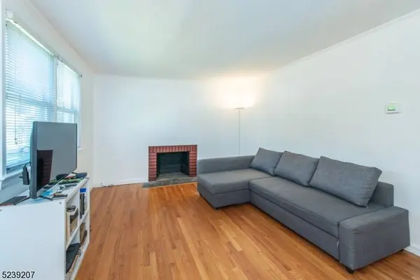 228 Bennington Ct, Clifton City, NJ 07013