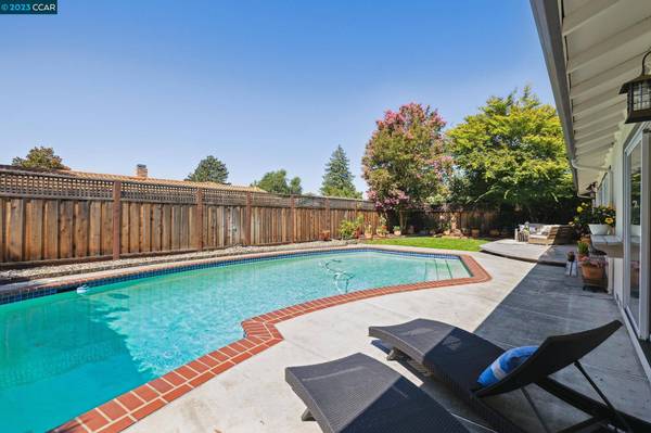 537 Heather Grove Ct, Walnut Creek, CA 94598