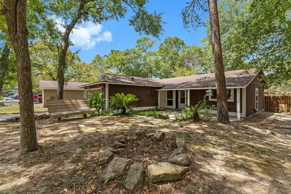 9 Woodchuck LN, The Woodlands, TX 77380