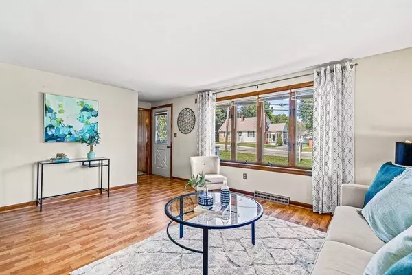 89 Loon Hill Rd, Dracut, MA 01826