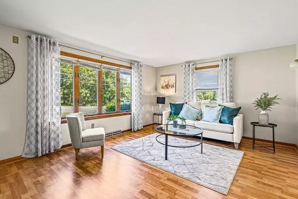 89 Loon Hill Rd, Dracut, MA 01826