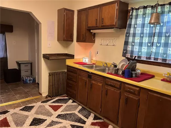 111 S West Street, Waynesburg, PA 15370