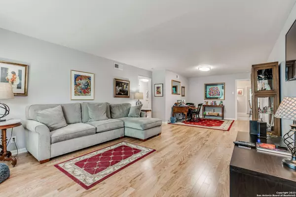 106 RUELLE UNIT A, San Antonio, TX 78209-4067