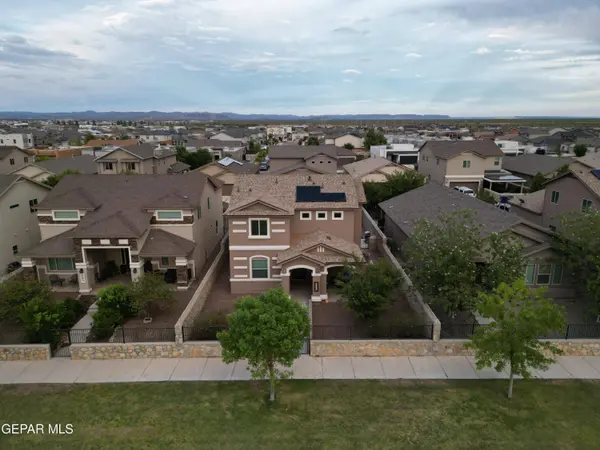 2057A Howard Jones, El Paso, TX 79938