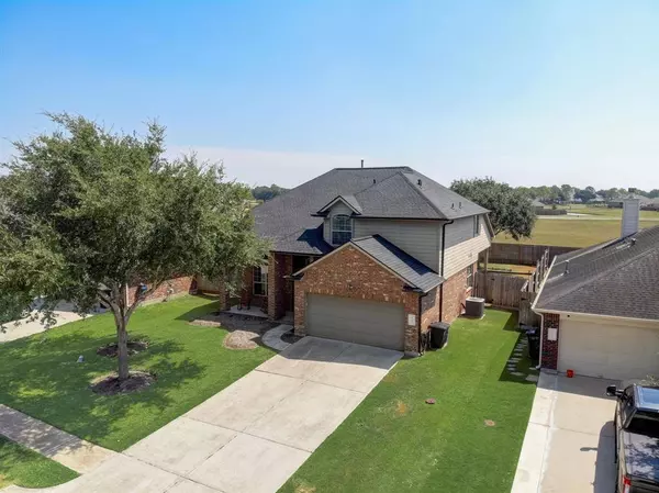 6511 Canyon Mist LN, Dickinson, TX 77539