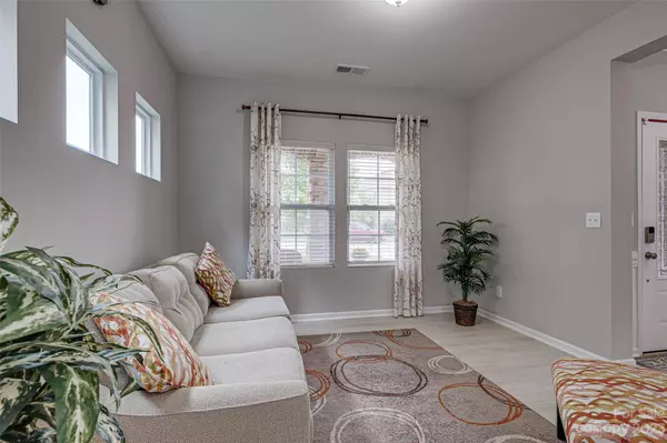 2206 Laurens DR, Concord, NC 28027