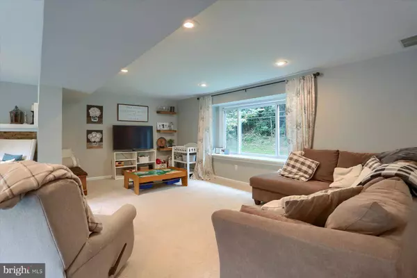 12 TALL TREE DR, Camp Hill, PA 17011