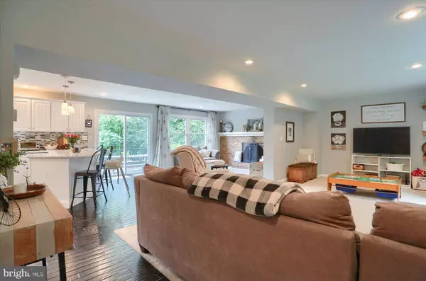 12 TALL TREE DR, Camp Hill, PA 17011