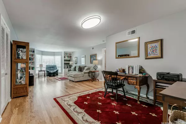 106 RUELLE UNIT A, San Antonio, TX 78209-4067