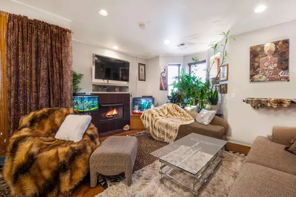 4053 S Michigan Avenue #1S, Chicago, IL 60653