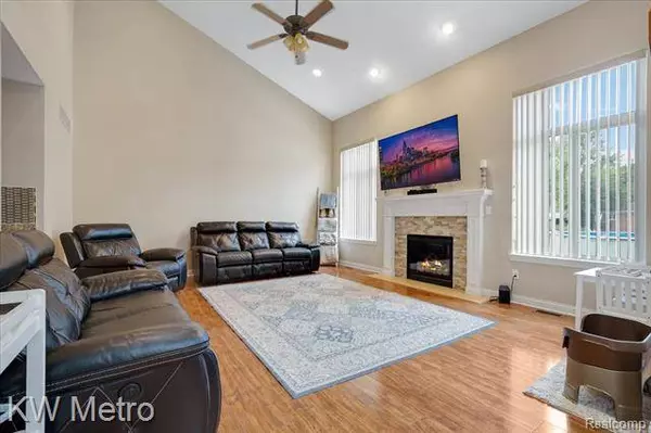 22231 VIOLET Street, St. Clair Shores, MI 48082