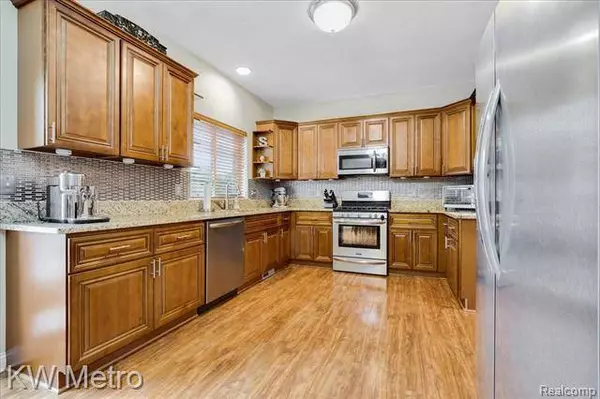 22231 VIOLET Street, St. Clair Shores, MI 48082