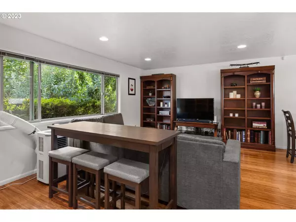 2425 SW CALDEW ST, Portland, OR 97219