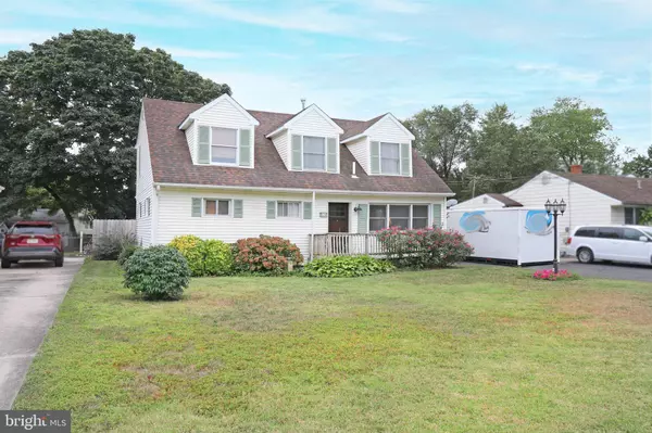 54 E CLAYTON AVE, Clayton, NJ 08312