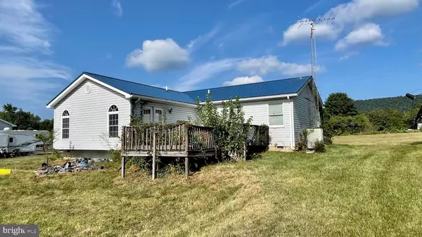 2037 DOMINION RD, Gerrardstown, WV 25420