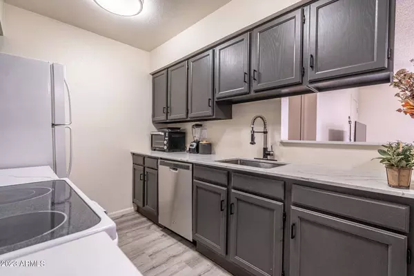 10610 S 48TH Street #1041, Phoenix, AZ 85044