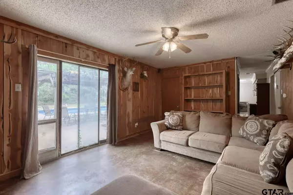 305 CR 4110, Jacksonville, TX 75766