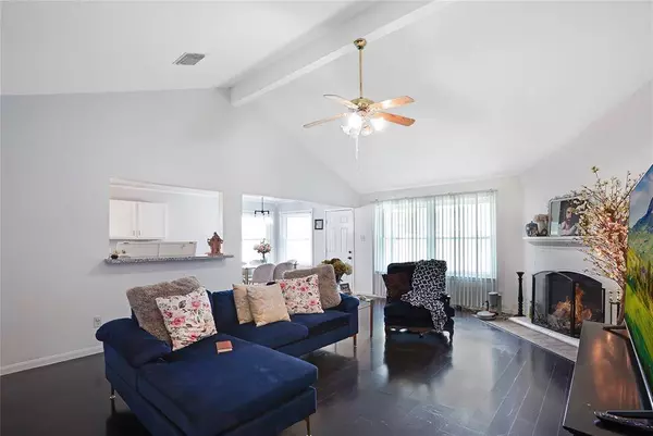 10915 Malden DR, Houston, TX 77075