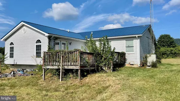 2037 DOMINION RD, Gerrardstown, WV 25420