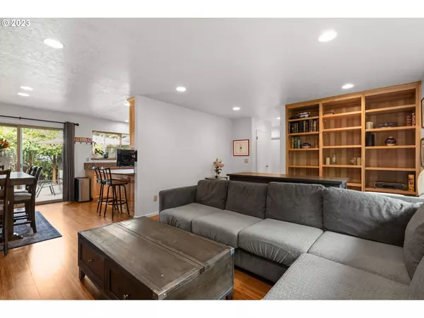 2425 SW CALDEW ST, Portland, OR 97219