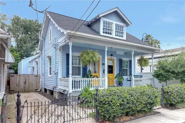 8018 HAMPSON ST, New Orleans, LA 70118