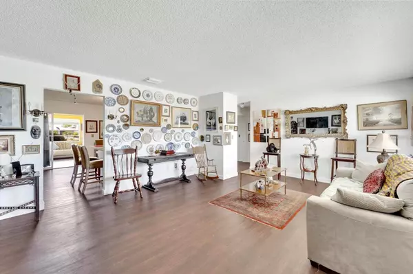 1215 W DEL WEBB BLVD, Sun City Center, FL 33573